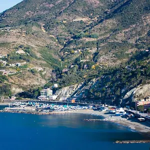 https://peace.hotelitalianriviera.com